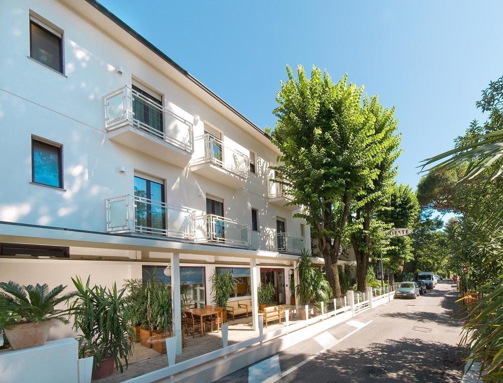 Hotel Trieste Cervia Exterior foto
