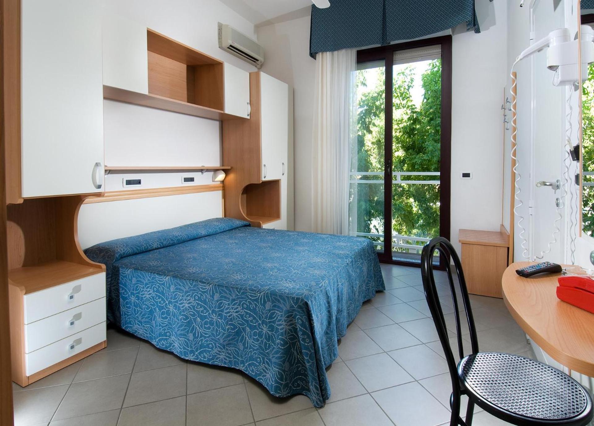 Hotel Trieste Cervia Exterior foto